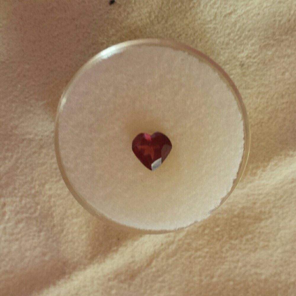 Heart shape garnet - Picture 3 of 3